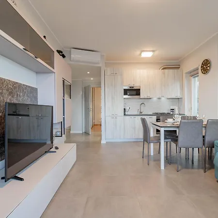 H11 Casa Liuba Giardino - Parcheggio Διαμέρισμα
